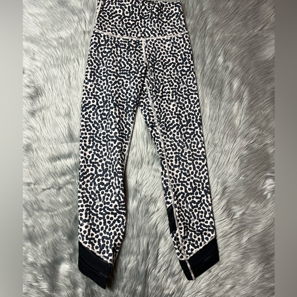 Lululemon cheetah spot cropped legging size 4